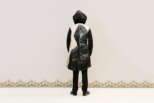 18世紀のアートワークからインスパイアされた UNDERCOVER のコート