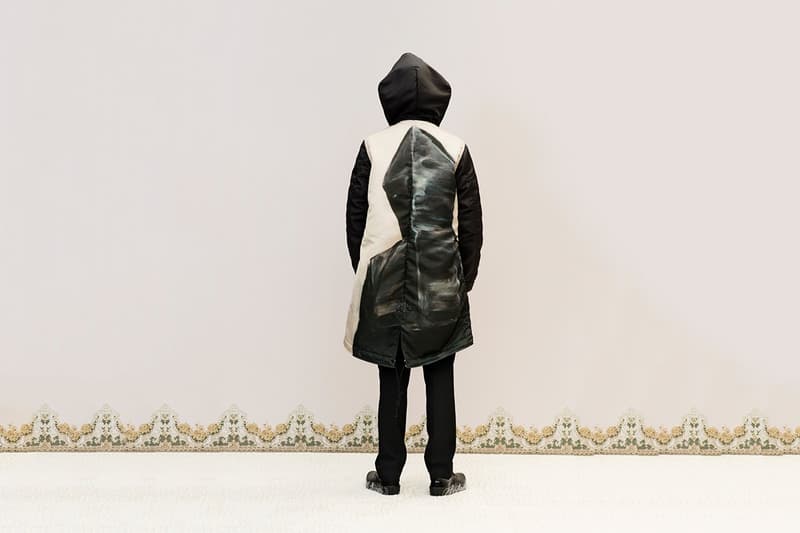 18世紀のアートワークからインスパイアされた UNDERCOVER のコート