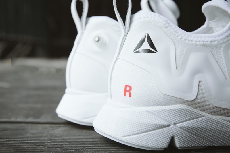 Vetements x Reebok Pump のコラボレーションモデルにクローズアップ