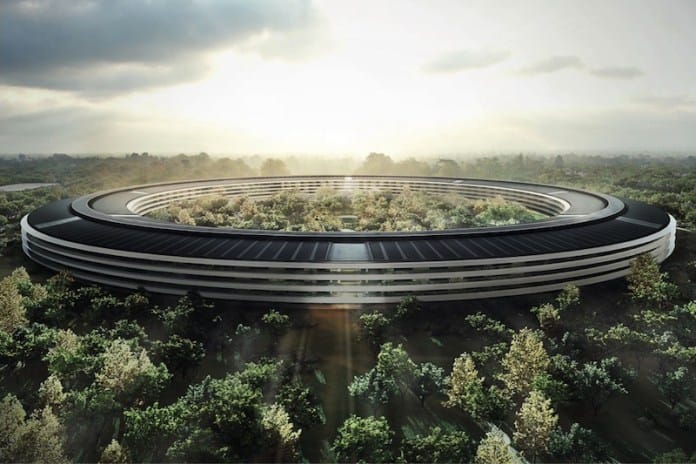 Apple の新オフィス Apple Campus 2 の建設状況をドローンで空撮
