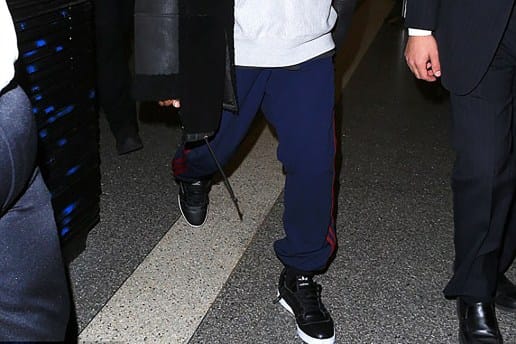 カニエ・ウェストがブラック版の adidas Originals Calabasas を履いて登場