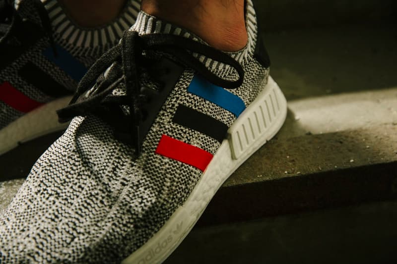 adidas Originals NMD_R1 "Tri-Color" パックにクローズアップ
