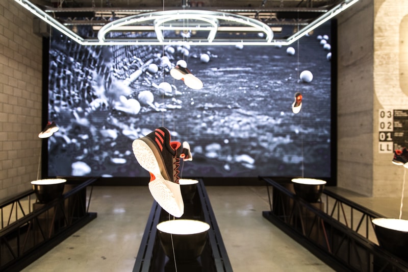 adidas がスタジアムをイメージした旗艦店をニューヨークにオープン 