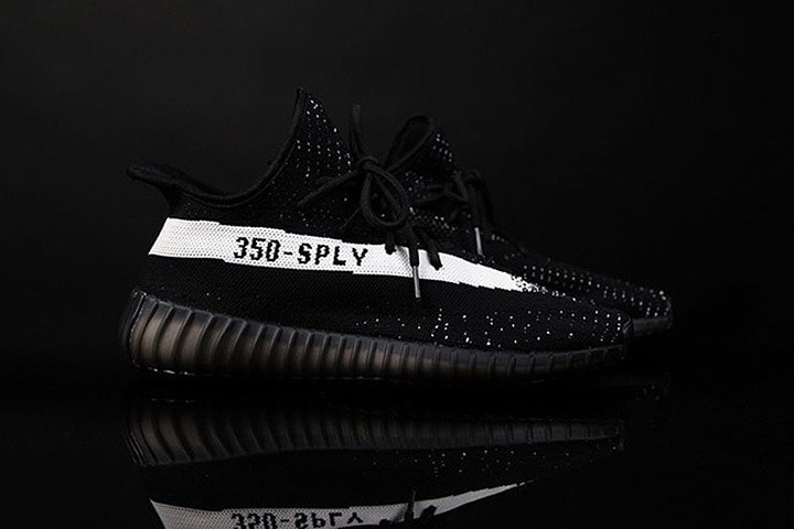 アディダス オリジナルス　Yeezy Boost 350 V2　Black/White