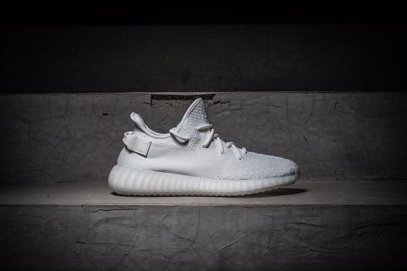アディダス YEEZY BOOST 350 V2　Triple White