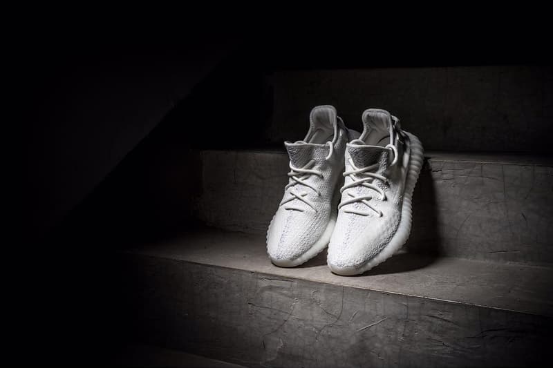 アディダス YEEZY BOOST 350 V2　Triple White