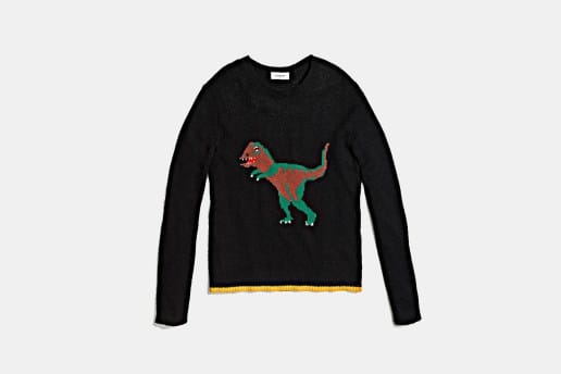 恐竜たちが盛り上げる COACH のホリデーギフトガイド