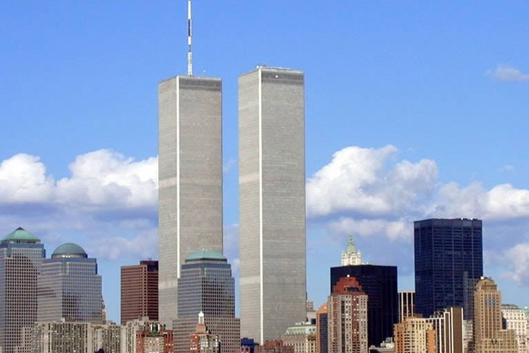 Fucking Awesome より9.11アメリカ同時多発テロ事件を扱ったスケートデッキが登場