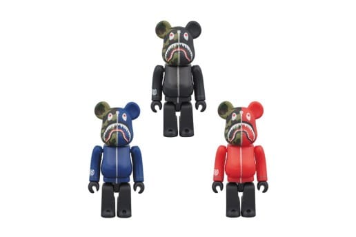 メディコム・トイから、シャークフーディーを着た BAPE® Bearbrick が登場