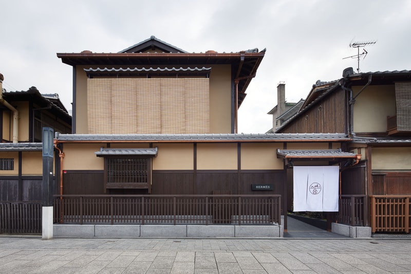 京都・祇園の街にて期間限定オープン中の Hermès 祇園店にフォーカス