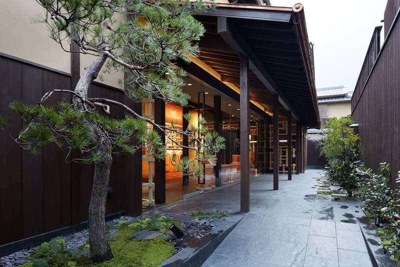京都・祇園の街にて期間限定オープン中の Hermès 祇園店にフォーカス