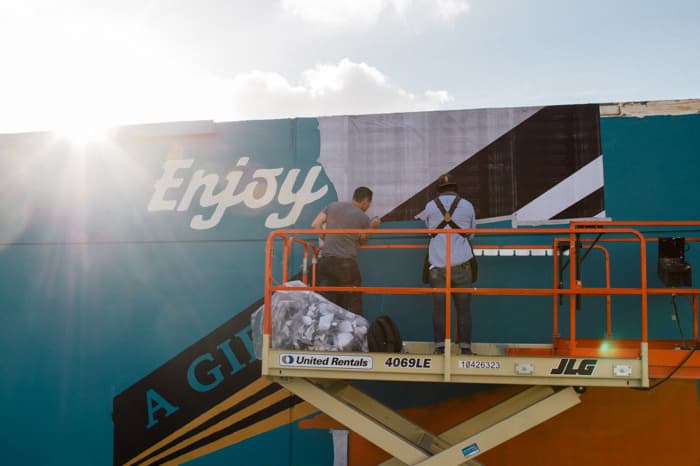 OBEY の最新ミューラル "Fruits of Our Labor" にフォーカス