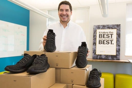 今年も Sprint 社の CEO が優秀社員に Yeezy をプレゼントするとアナウンス