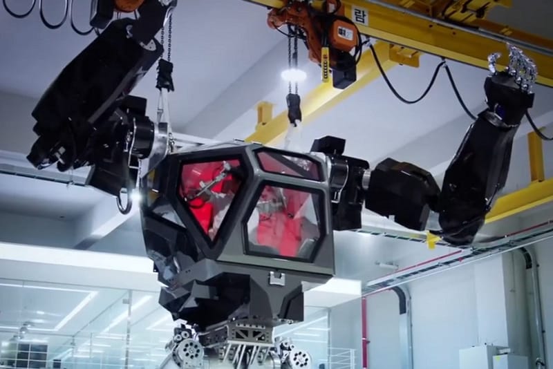 韓国にて開発中とされるアニメさながらの最新鋭ロボット METHOD-01