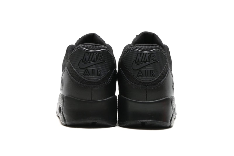 NIKE AIR MAX 90 triple black triple white orange