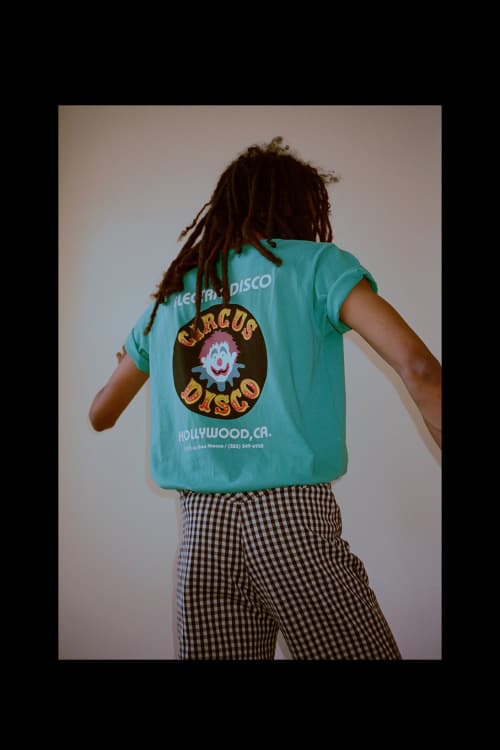 Bianca Chandon x Union Los Angeles のタッグより70年代のディスコカルチャーにトリビュートしたスペシャルTシャツが登場