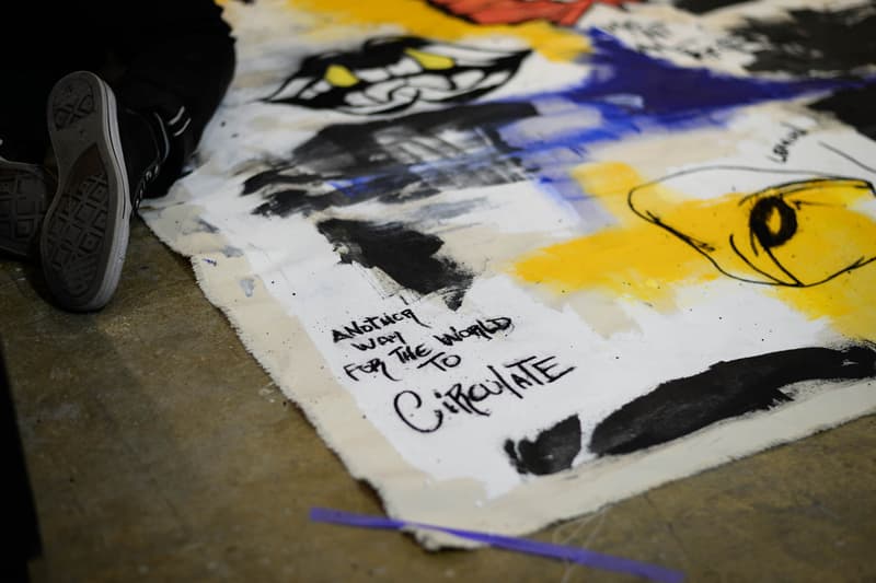 クロムハーツがマット・ディジャコモ特別展を開催：アートピース制作風景をレポート