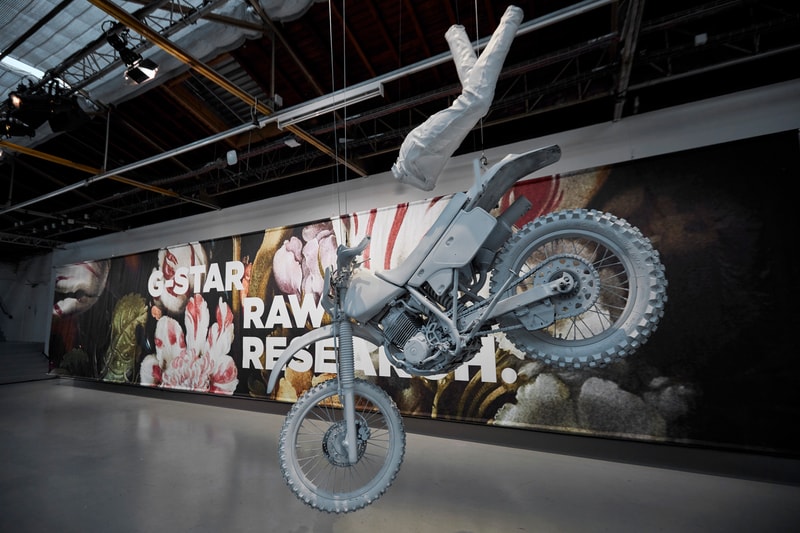 G-Star RAW アイター・スロープによるパリでの Raw Research. プレゼンテーション