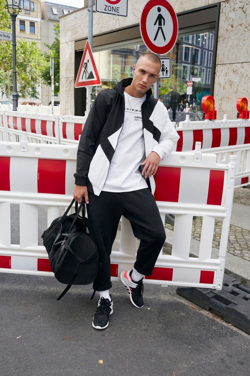 adidas Originals EQT の最新ルックブックを手がけたのは、有名ファッションフォトグラファーのユルゲン・テラー