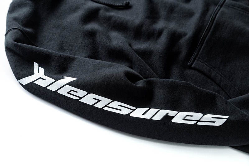 PLEASURES x HYPEBEAST コラボアイテムにクローズアップ