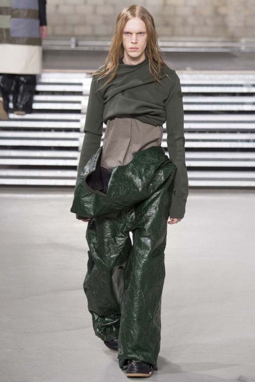 不可解な構造ながらも見る者を圧倒した Rick Owens の2017年秋冬コレクション