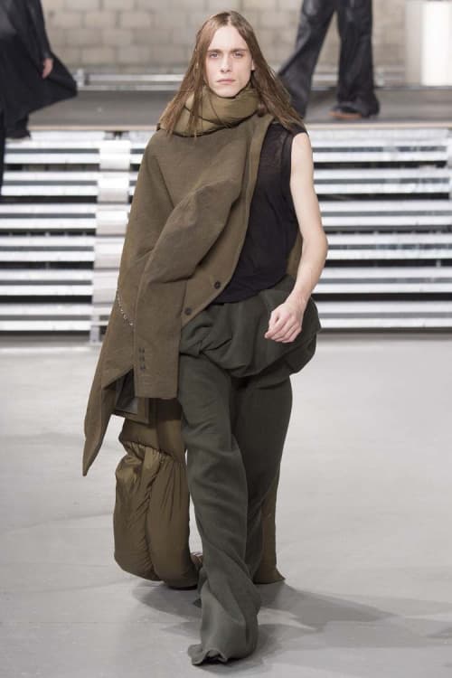 不可解な構造ながらも見る者を圧倒した Rick Owens の2017年秋冬コレクション