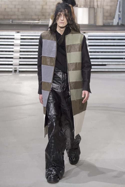 不可解な構造ながらも見る者を圧倒した Rick Owens の2017年秋冬コレクション