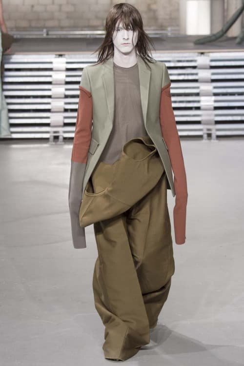 不可解な構造ながらも見る者を圧倒した Rick Owens の2017年秋冬コレクション