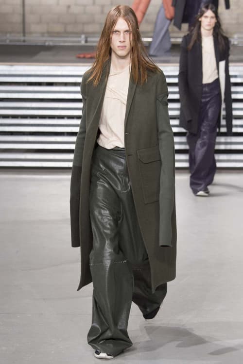 不可解な構造ながらも見る者を圧倒した Rick Owens の2017年秋冬コレクション