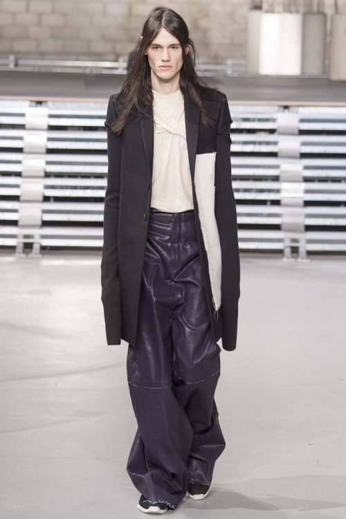不可解な構造ながらも見る者を圧倒した Rick Owens の2017年秋冬コレクション