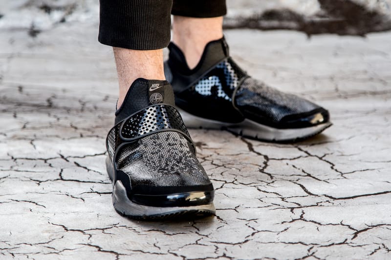 nike sock dart mid stone island black