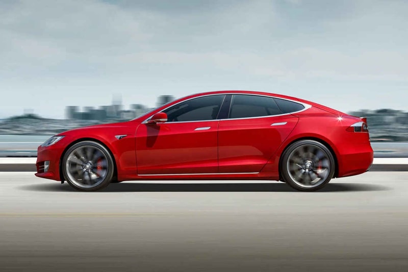 テスラ・モーターズ　Model S 100D