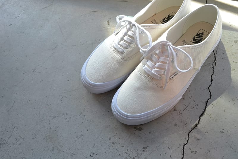 UPDATE: Vans と UNIVERSAL PRODUCTS がハラコレザーを採用した Authentic をリリース