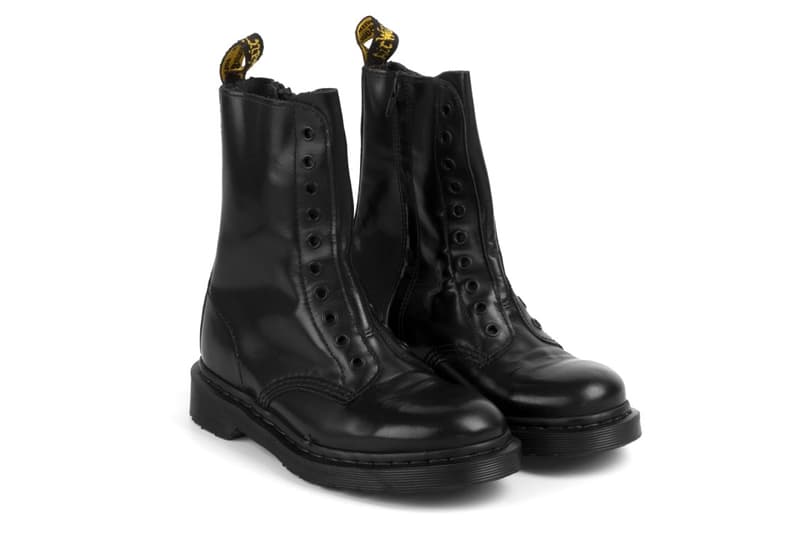 Vetements x Dr. Martens のシューレースのないコラボレザーブーツ