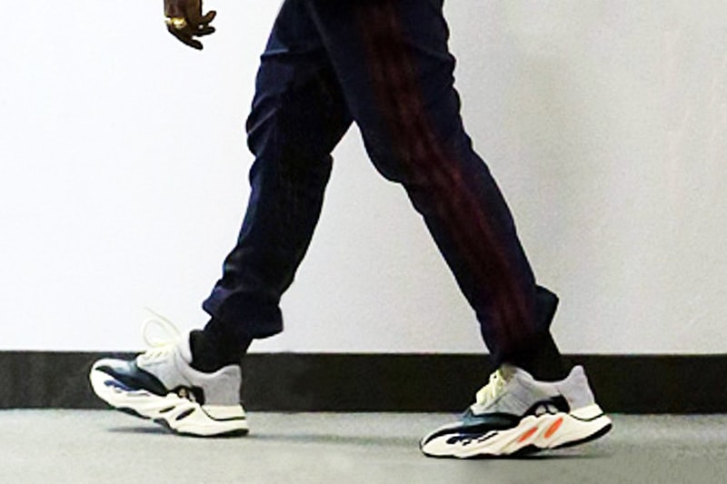 カニエ・ウエストが噂の新ランニングシューズ YEEZY Runner を履いて公の場に登場？