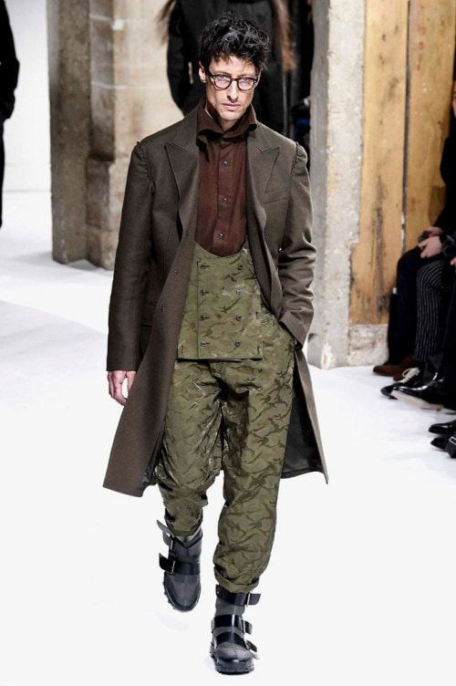 力強さと芸術性が共存する Yohji Yamamoto の2017年秋冬コレクション