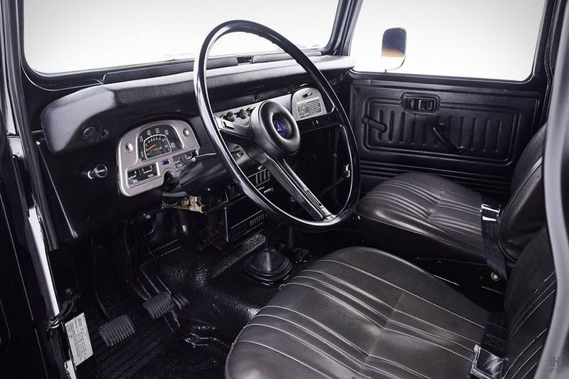 マットブラックカラーで生まれ変わった1979年製 FJ40型ランドクルーザー