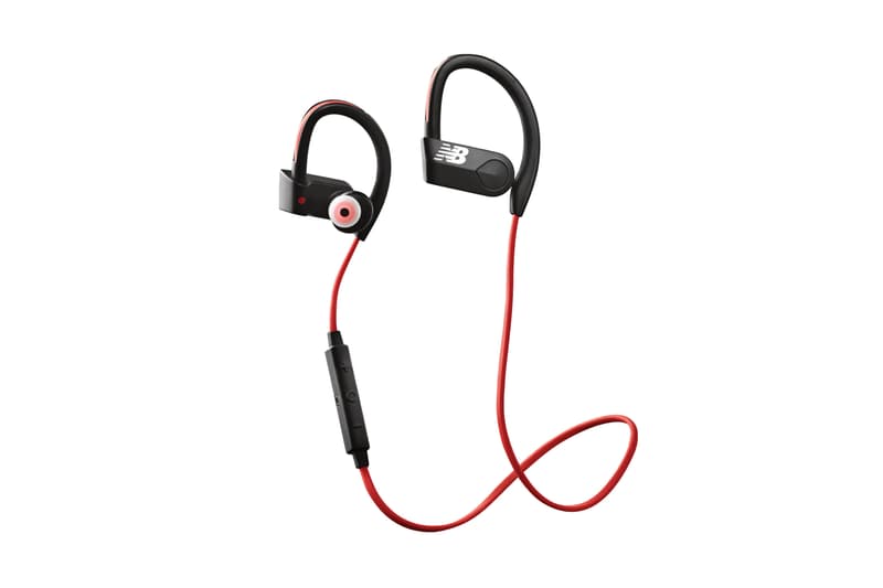 ニューバランス初のスマートウォッチとワイヤレスイヤホンが発売