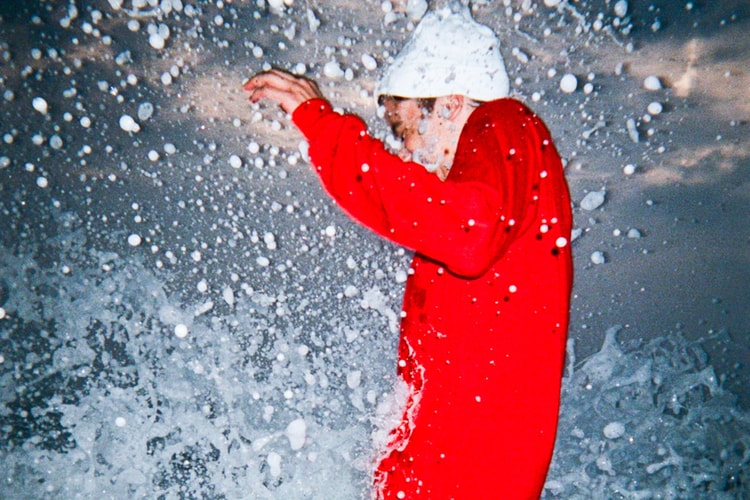 VAINL ARCHIVE と写真家・小浪次郎による写真集、『footprints』