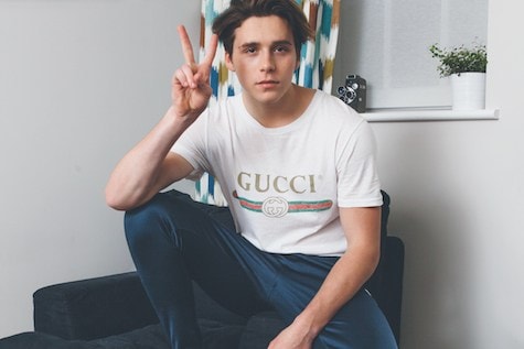 Gucci や Louis Vuitton を着こなすブルックリン・ベッカムが『Wonderland Magazine』に登場