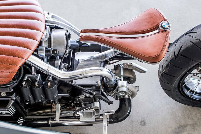 BMW K75 をカスタムした流線型バイク “Alpha”
