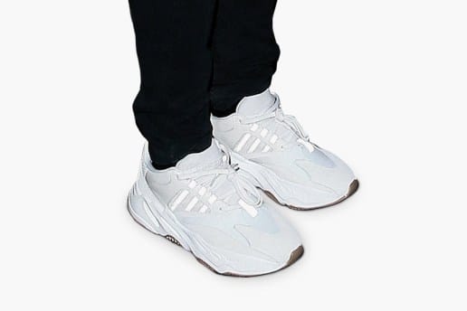 カニエ・ウェストが今まで見たことのない新色の YEEZY Runner で登場