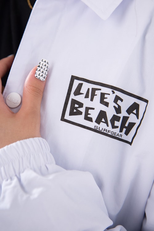 Life's a Beach がア・トライブ・コールド・クエストのアートワークを取り入れた2017年春夏コレクションを発表