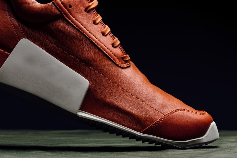  Rick Owens x adidas RO Level Runner Low にクローズアップ