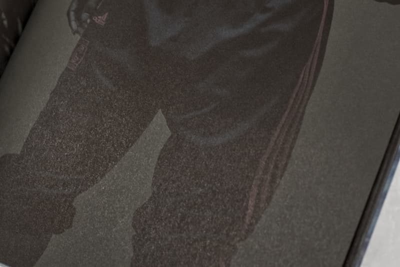 “YEEZY SEASON 5”の招待状として送られてきた服とジンの詳細