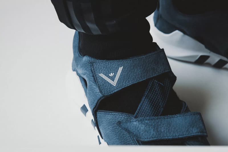 ホワイト・マウンテニアリング アディダス オリジナルス