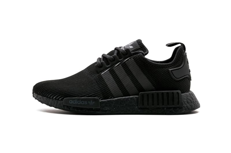adidas NMD_R1 “Triple Black” リブニット素材