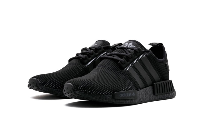adidas NMD_R1 “Triple Black”  リブニット素材