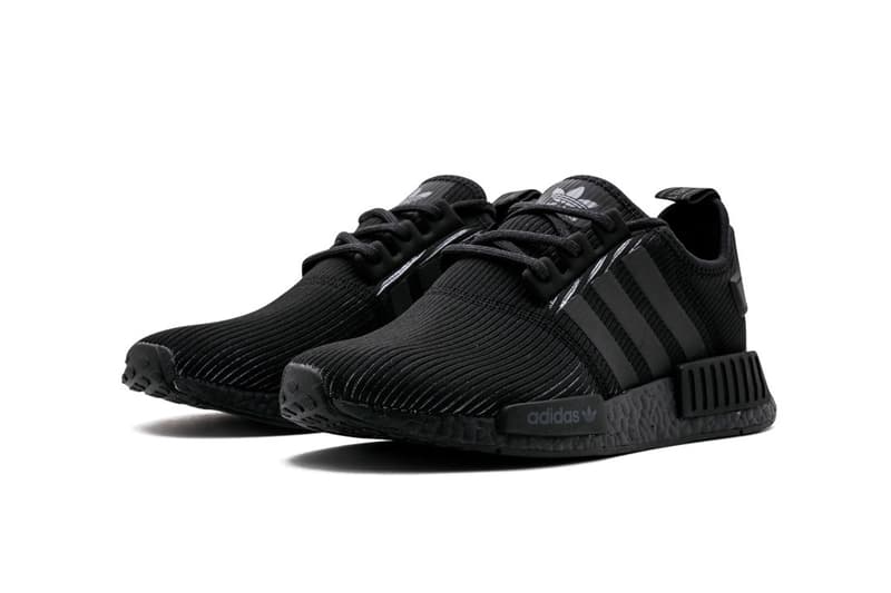 adidas NMD_R1 “Triple Black” リブニット素材