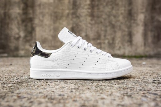 カモ柄 & スネイクスキン調のディテールが施された adidas Originals Stan Smith